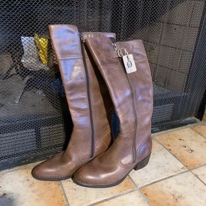 New BORN tall boots. Size 9. Never worn.